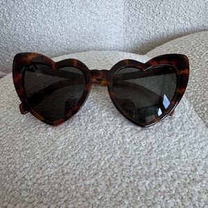 New Authentic Saint Laurent Loulou Heart Shaped Sunglasses Oversized Brown Y2K